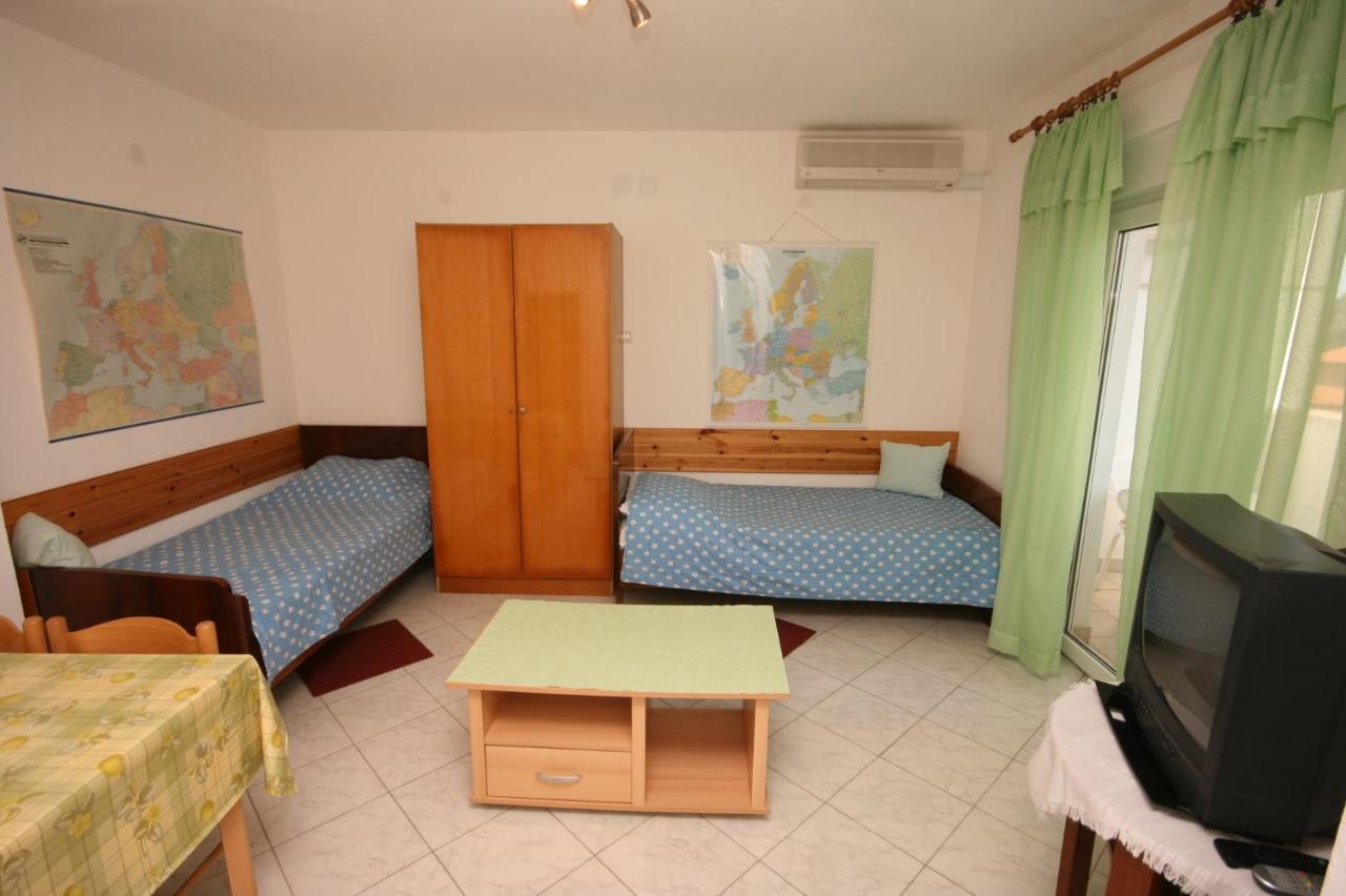 Apartments With Wifi Pula - 6987 외부 사진